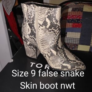 Size 9 boot. False snake skin